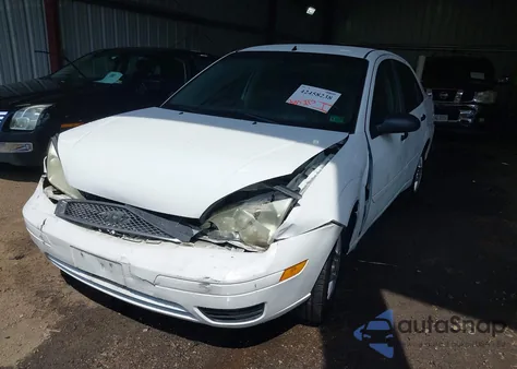 2005 Ford Focus Zx4 z USA, uszkodzony, nr VIN 1FAFP34N95W173118